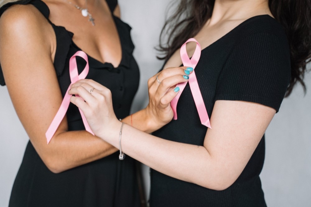 年輕乳癌病友面臨的困境更多，職涯與生育規劃深受影響。（取自 Pexels）
