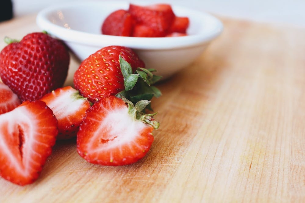 草莓富含許多營養，對身體有 6 大好處。（取自 Pexels）