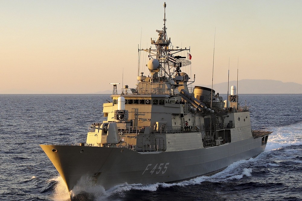 希臘海軍九頭蛇級巡防艦第四艘「薩拉米斯號」，該級艦原定採購6艘後因經濟因素減為4艘。（取自DVIDS）