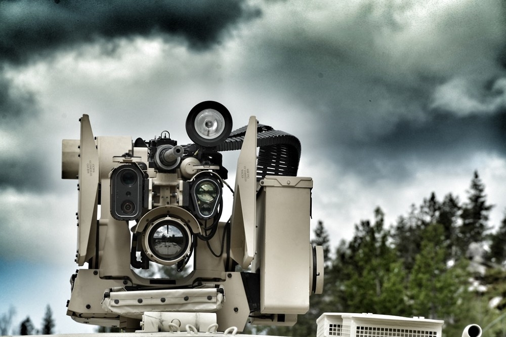 挪威軍工大廠康士伯獲得新訂單，將向瑞典、芬蘭輪型甲車提供Protector RS4遙控砲塔。（取自康士伯公司網站）