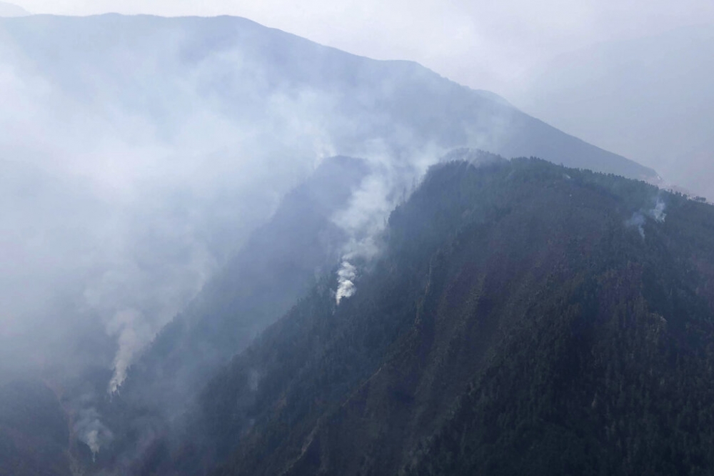 四川發生森林大火，30位消防人員不幸喪命。（美聯社）