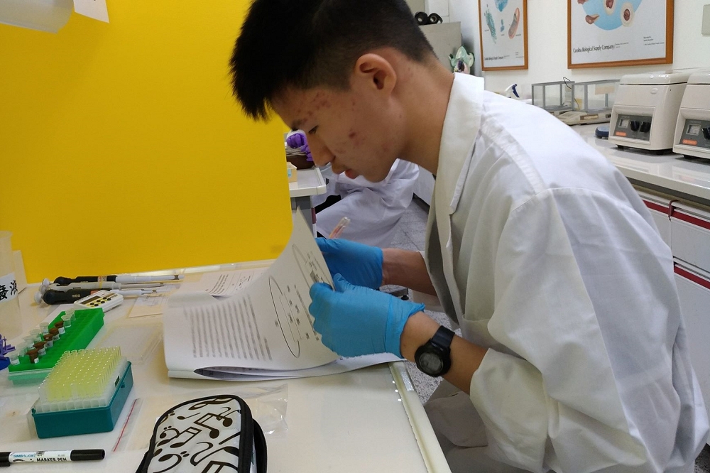 林晉毅表示，他對生物科技和電腦科學方面比較有興趣，雖然哈佛大學一年級還未分系，但他未來想走生物和資訊工程，鑽研3D生物列印研究。（林晉毅提供）