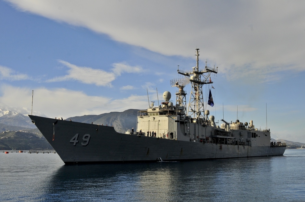 退役前於2013年訪問希臘的派里級巡防艦「布萊德雷號」。（圖片取自美軍DVIDS系統）