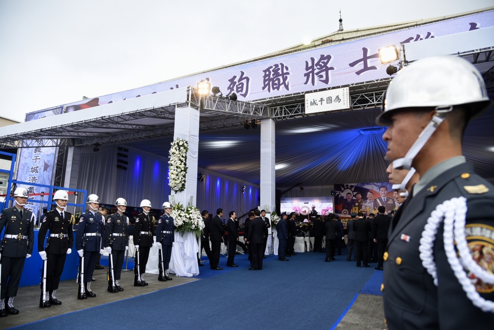 國防部14日上午在空軍松山基地舉行聯合公奠典禮。（蔣銀珊攝）