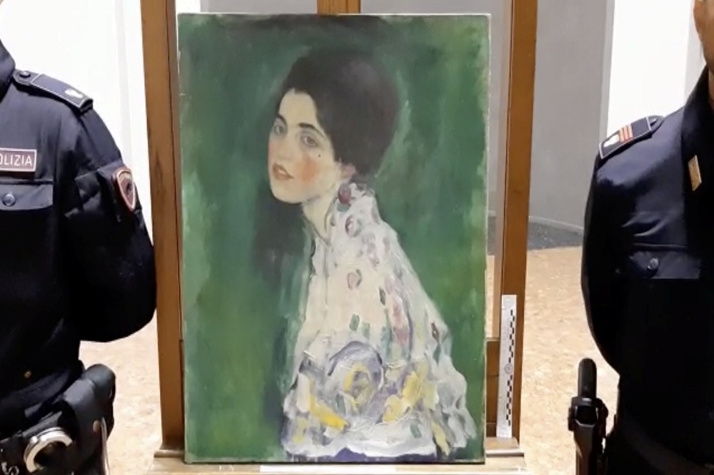 奧地利象徵主義名畫家克林姆的名作《淑女肖像》，失竊23年後再被找回。（湯森路透）