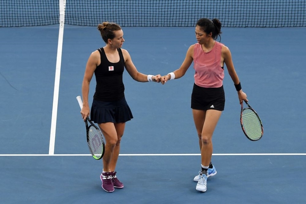 澳洲網球大滿貫賽，台灣好手謝淑薇與捷克搭檔搭檔史翠可娃(Barbora Strycova)名列本屆大會頭號種子女雙首戰，以直落二的好表現勝出，順利闖過澳網首輪競賽。（取自WTA）