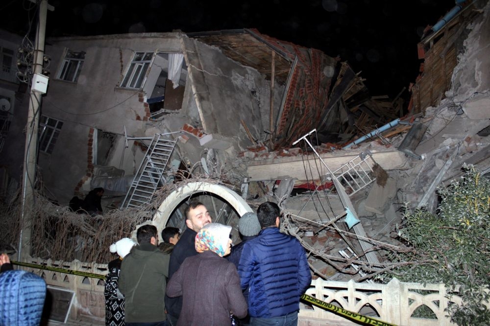 土耳其東部25日發生芮氏規模6.7的強震，已知18死。（湯森路透）