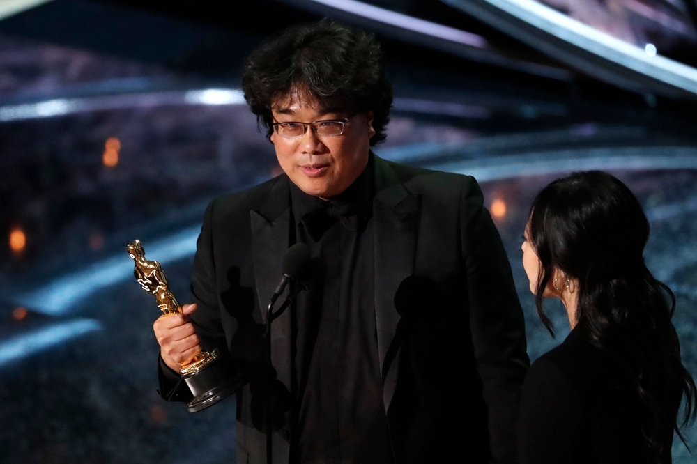 奉俊昊以《寄生上流》拿下韓國影視第一座奧斯卡最佳國際影片（湯森路透）