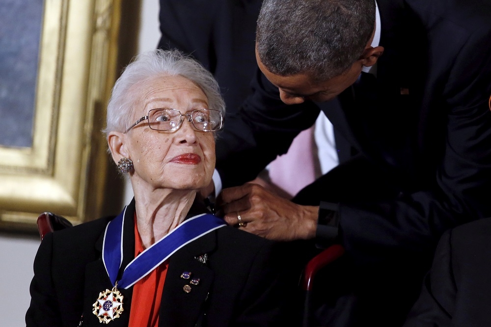 喬森於2015年獲時任美國總統歐巴馬頒發自由獎章，該獎章是授予美國平民的最高殊榮。（湯森路透）