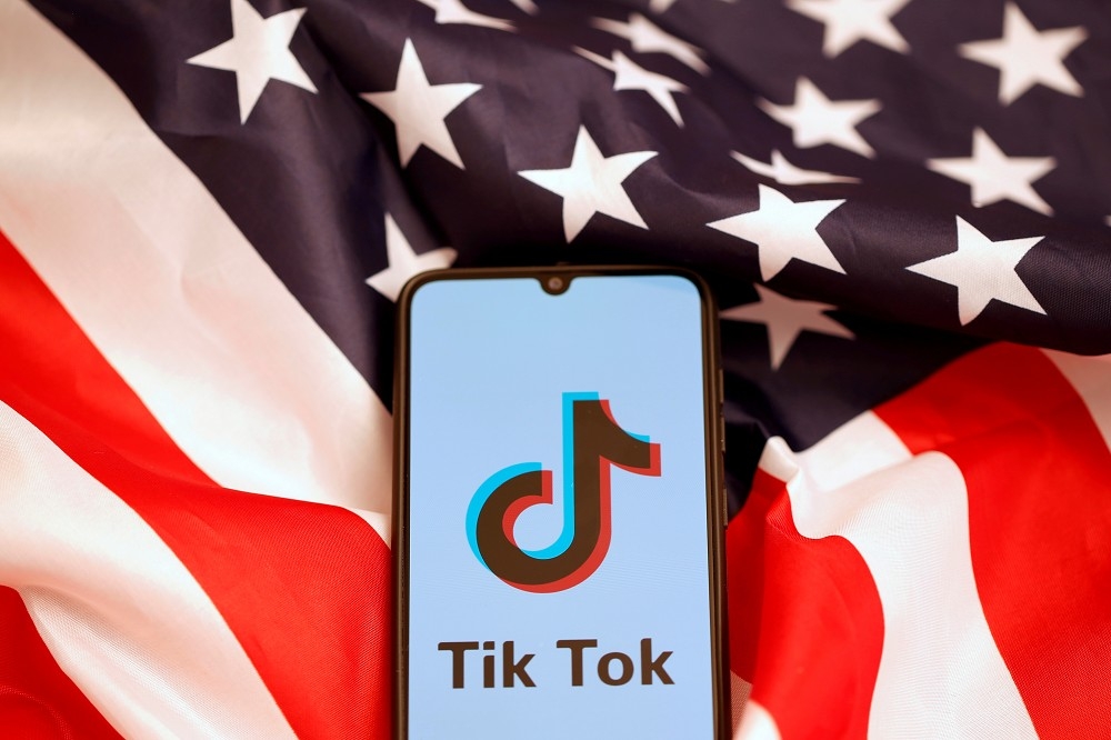 美國參議員擬提案禁止聯邦政府員工使用TikTok。（湯森路透）