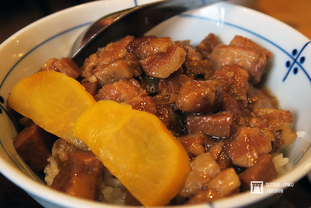 雖然日本的台灣料理很多，但想要吃到一碗道地的滷肉飯選擇並不多，但仍有台灣師傅提供正宗台菜的好味道。（陳威臣攝）