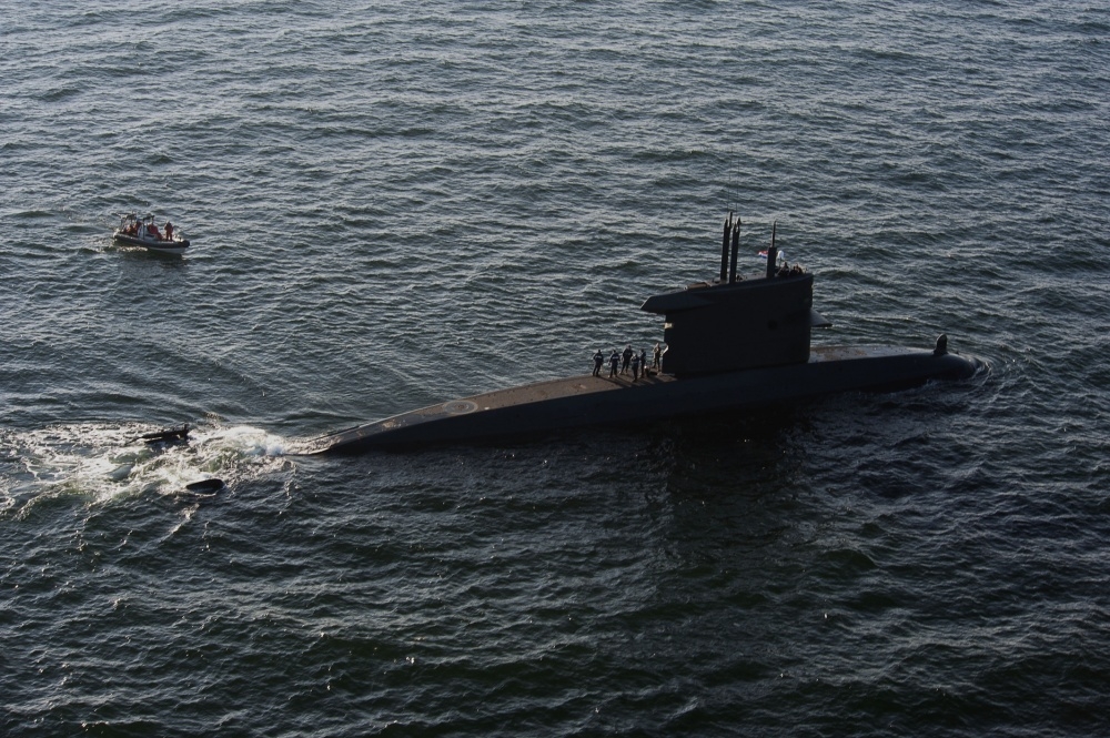 在波羅的海進行演習的荷蘭現役「海豚號」潛艦。（圖片取自美國海軍）