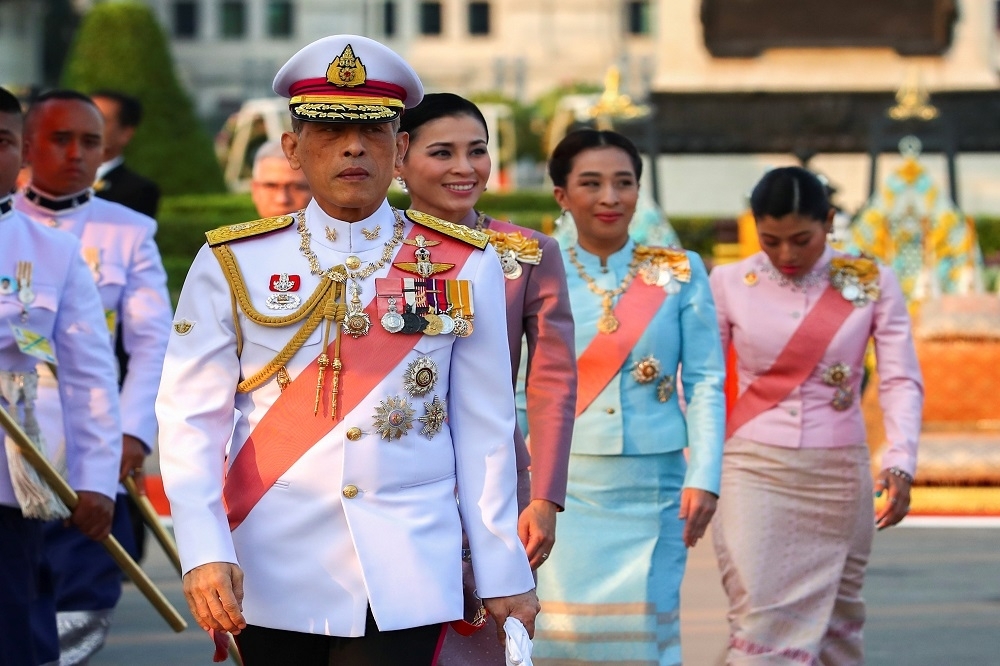 泰國國王正與20名妃子在德國自主隔離。（湯森路透）