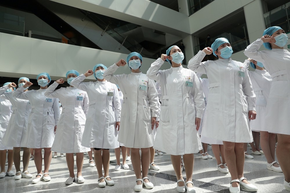 武漢護士參與國際護士節活動。（湯森路透）