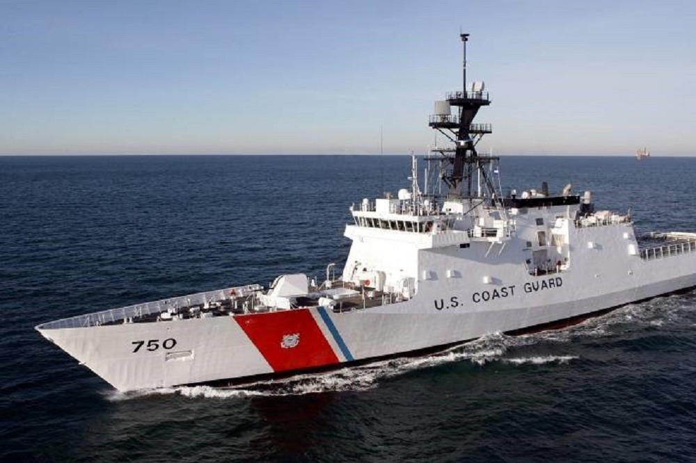 美國海岸防衛隊巡防艦「巴索夫號」（USCGC Bertholf）具備與美國海軍兵力協同作戰的能力，部分戰系甚至優於臺灣海軍現役裝備。（維基百科）