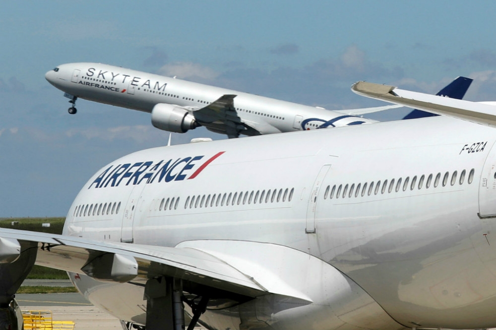 法航決定提前兩年，除役旗下A380機隊。（湯森路透）