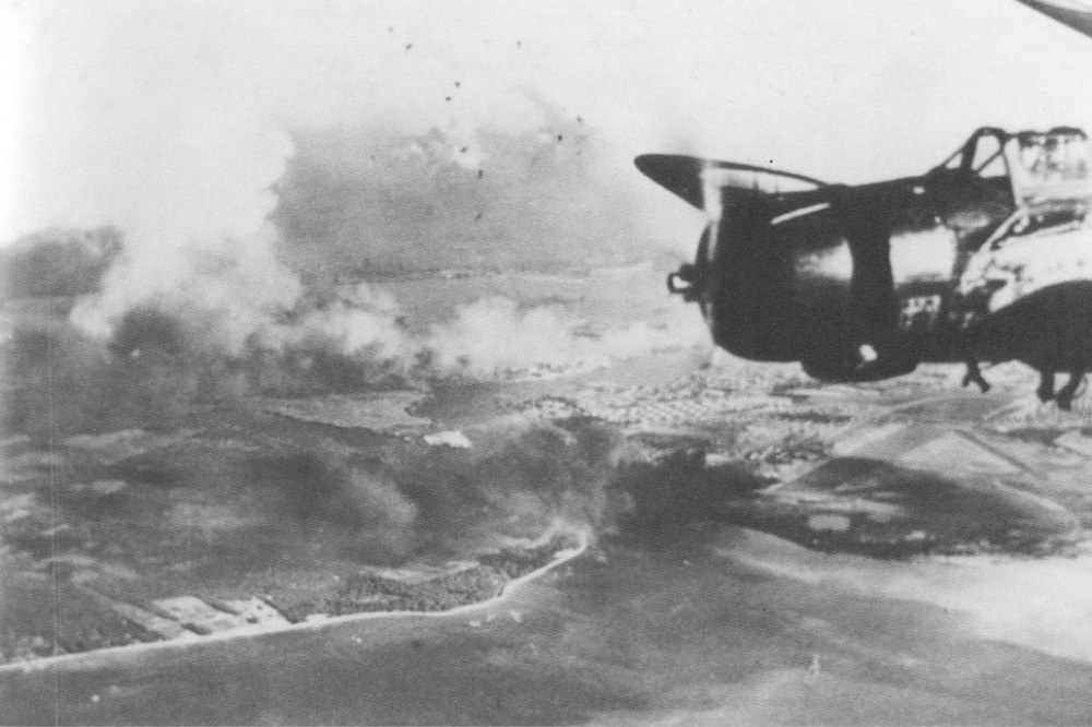 日軍九七式艦上攻擊機完成珍珠港攻擊返航。（圖片取自維基共享資源）