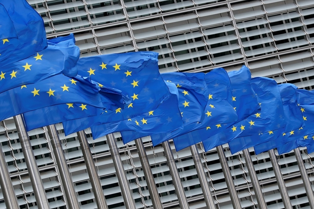 歐洲議會的決議案對歐盟執委會和27個成員國並沒有法律約束力，但強烈譴責「港版國安法」的懸殊表決結果，卻可向歐盟當局施壓以及提供磋商籌碼。（湯森路透）