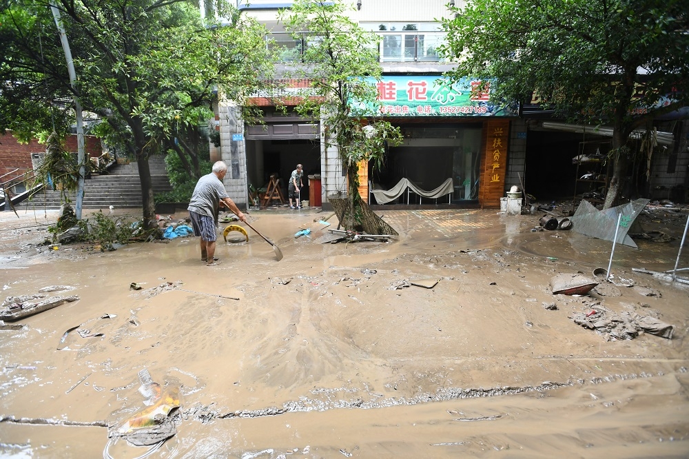 長江流域城市近日大雨，中國中央氣象台23日晚間也持續對多地發布暴雨黃色預警。（湯森路透）