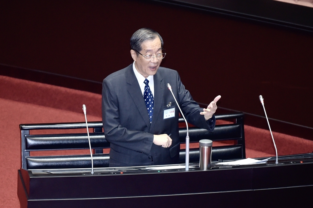 考試院長被提名人黃榮村表示，廢除兩院是長期多數人的主張，絕對支持有助於提升憲政運作，與政府效能改革方案。（張哲偉攝）