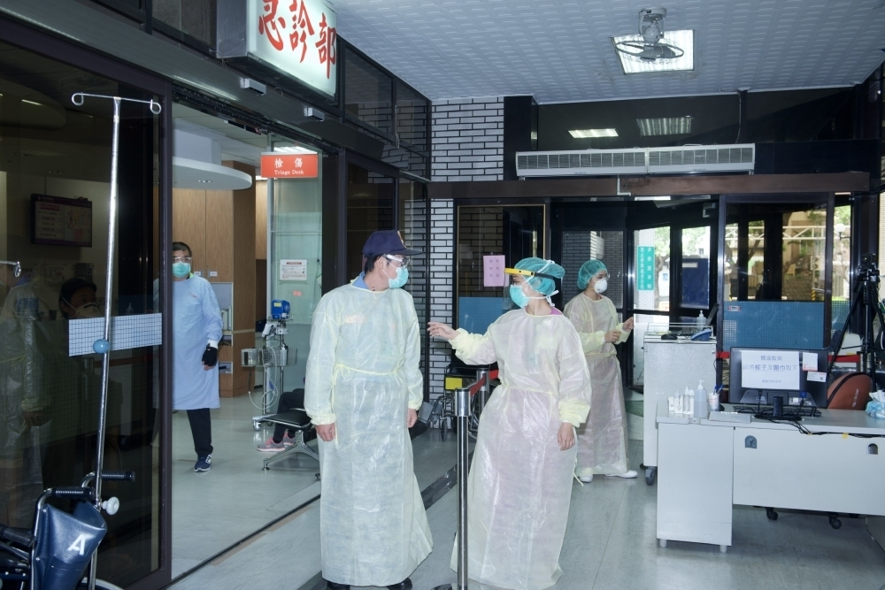 現今台灣多數衛生官員、醫院經營者及護理人員，都還不認為住院病人的生活起居照護是護理的一部分。（資料照片／張哲偉攝）