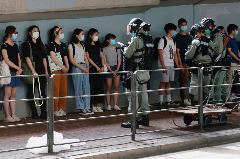 負責香港獄政的懲教署署長12日「預告」，未來將有大批曾參與「反送中」運動的年輕人入獄。（湯森路透）