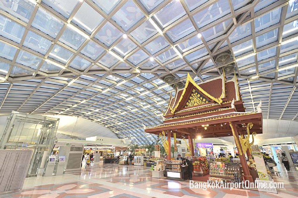 一班從台灣起飛載有223位旅客的長榮航空班機15日抵達泰國曼谷，其中6名泰國人出現高燒症狀。（取自Suvarnabhumi airport）