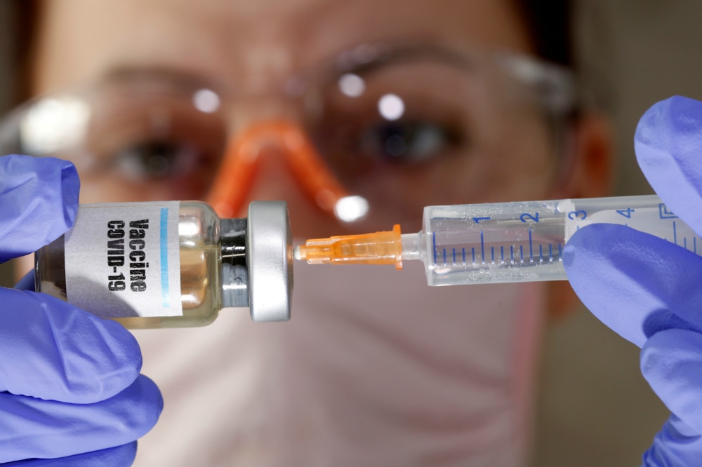 各國政府與藥廠都在積極研發新冠肺炎疫苗。（湯森路透）