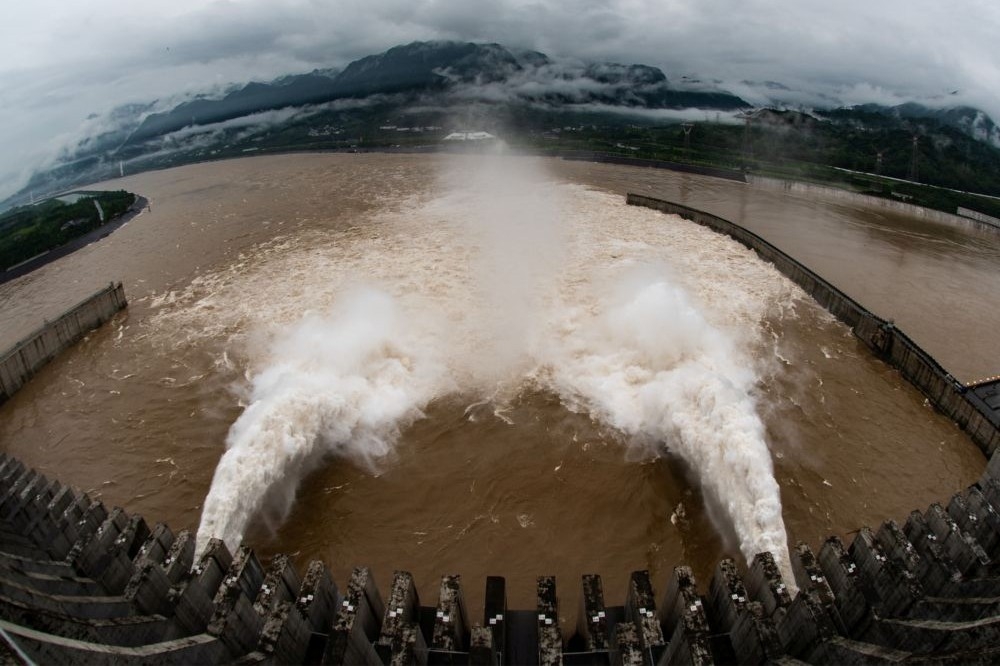 負責調節長江水位的中國三峽大壩。（湯森路透）