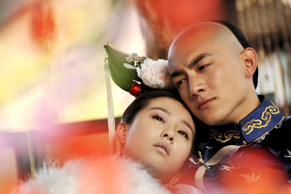 中國電視劇《步步驚心》劇照，圖右為劇中的十四阿哥胤禵。（取自 Baidu 百科）