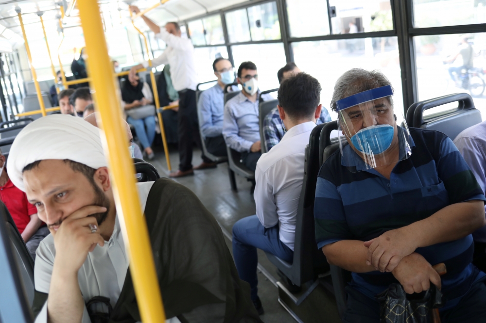 伊朗德黑蘭的公車一景。（湯森路透）