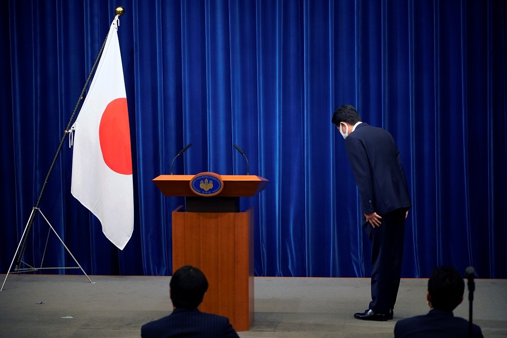 日本首相安倍晉三請辭下台。（湯森路透）