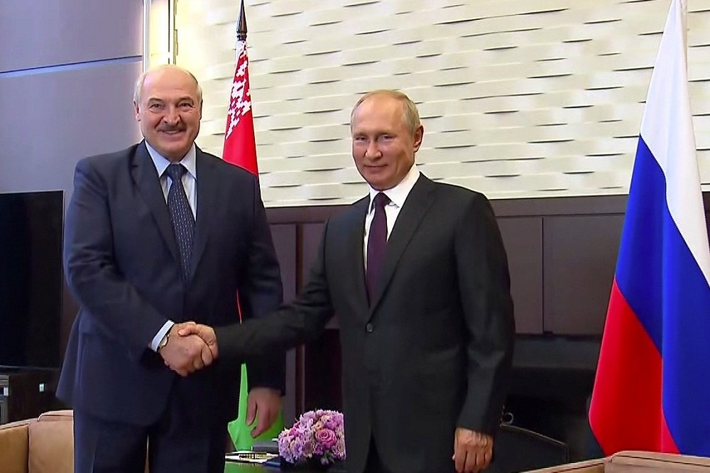 俄羅斯總統普京與白俄羅斯總統盧卡申科會面。（湯森路透）
