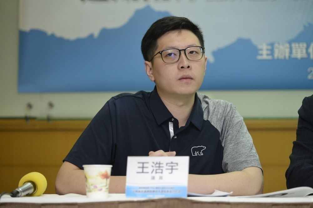 20日凌晨，桃園市議員王浩宇在臉書揭露年初退出綠黨的內幕，聲稱自己是因為綠黨有可能獲得數千萬補助款而「被鬥走」。（資料照片／李智為攝）