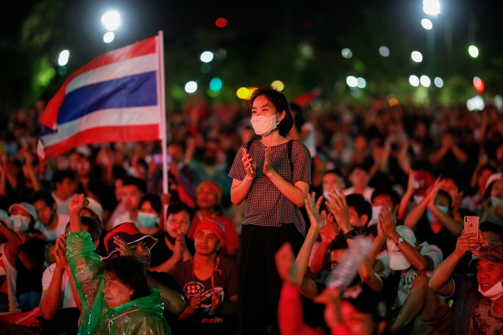 泰國群眾19、20日周末舉行大規模要求政府與皇室改革。（湯森路透）