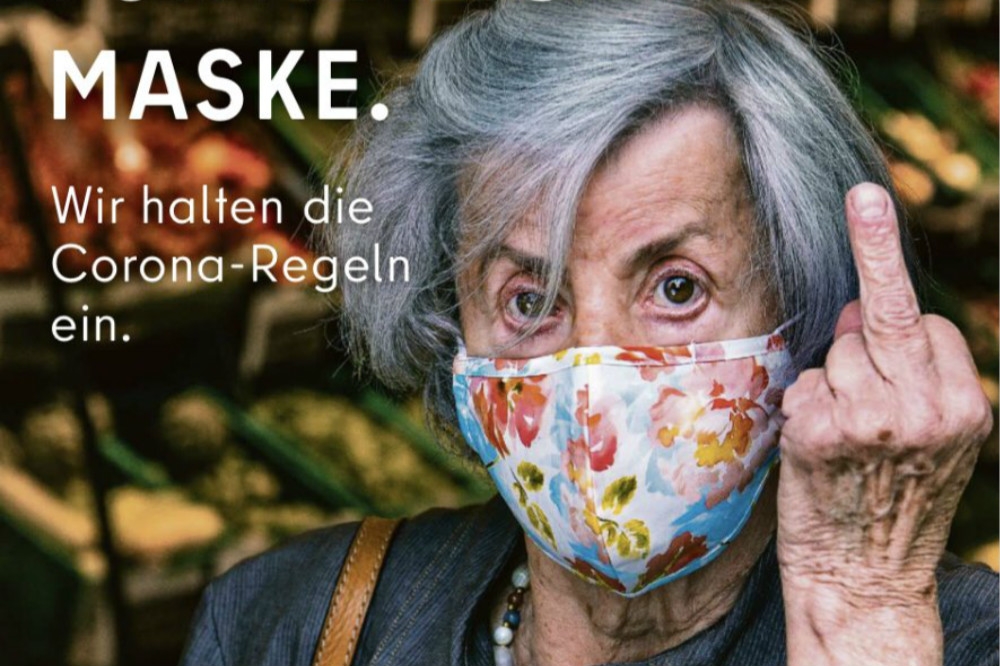 德國柏林防疫爭議廣告。（圖片取自推特）