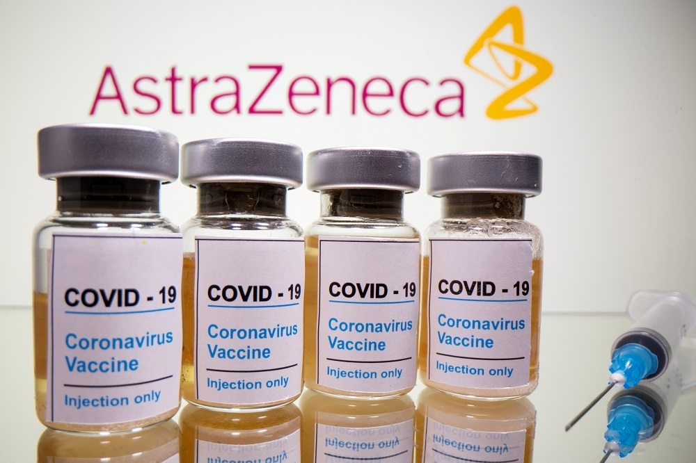英國藥廠阿斯特捷利康與牛津大學合作研發的疫苗日前公布試驗結果，平均保護力為70%。（湯森路透）