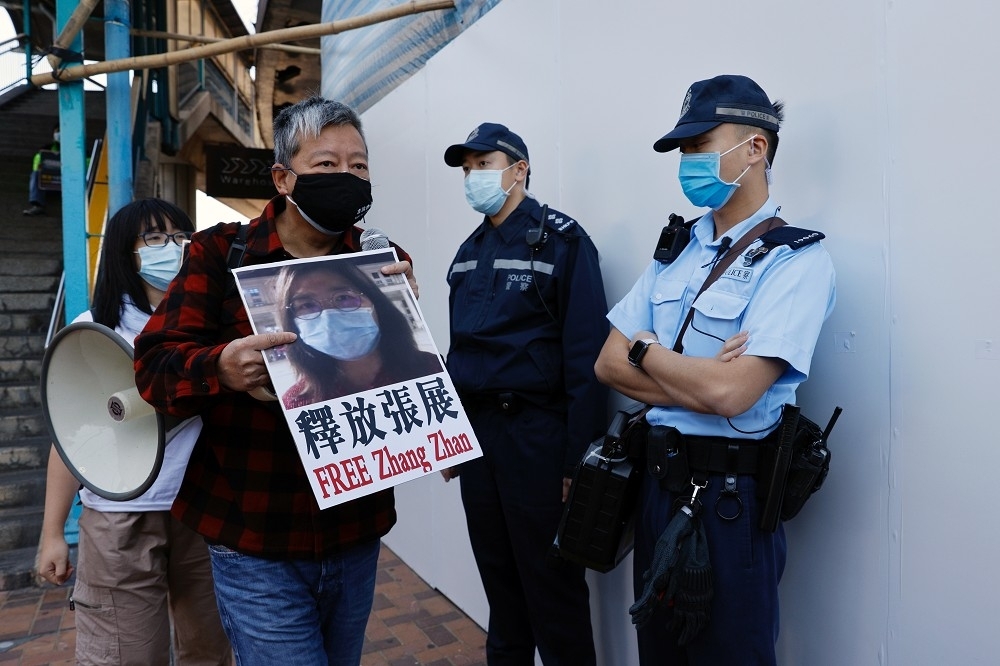 中國公民記者張展被中國政府以「尋釁滋事」起訴，中共官媒《環球時報》總編輯胡錫進反而怪罪是西方政治和輿論力量害了張展。（湯森路透）