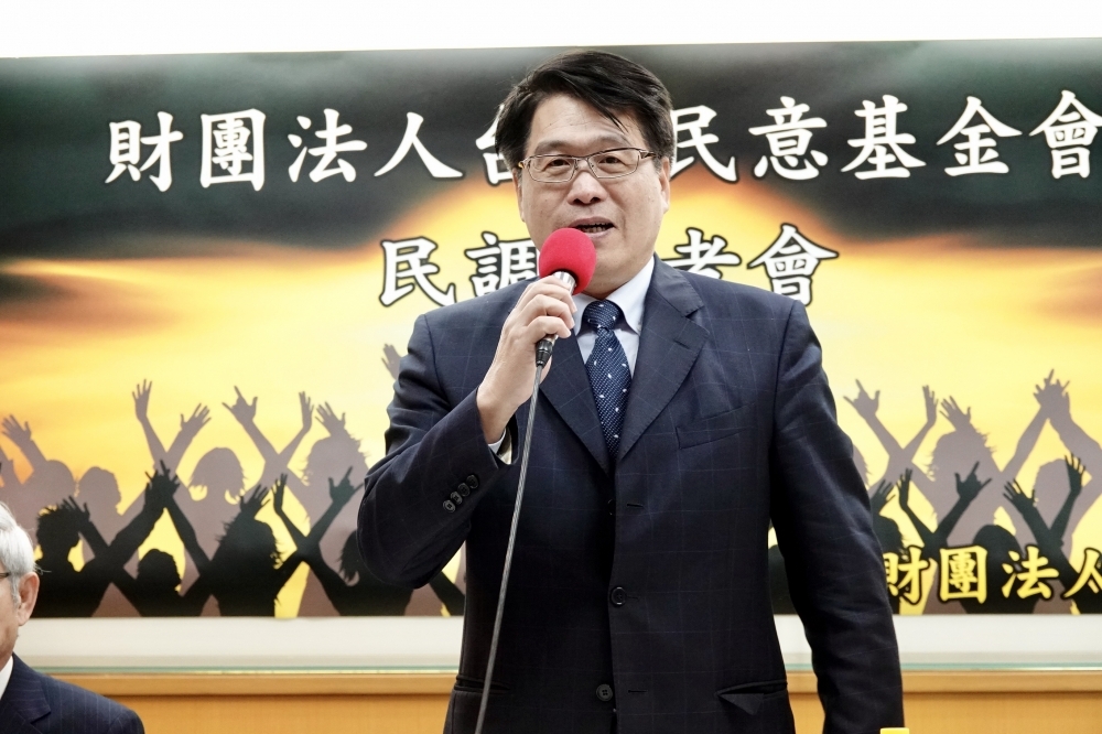 台灣民意基金會董事長游盈隆27日在臉書談「民進黨政府民意支持的系統性崩盤危機」，提出5個證據佐證民進黨民意的崩盤。（資料照片／張哲偉攝）