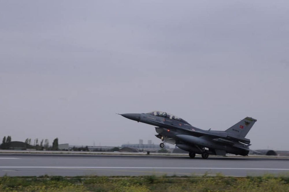 土耳其現役F-16戰機準備起飛。（圖片取自土耳其國防部）