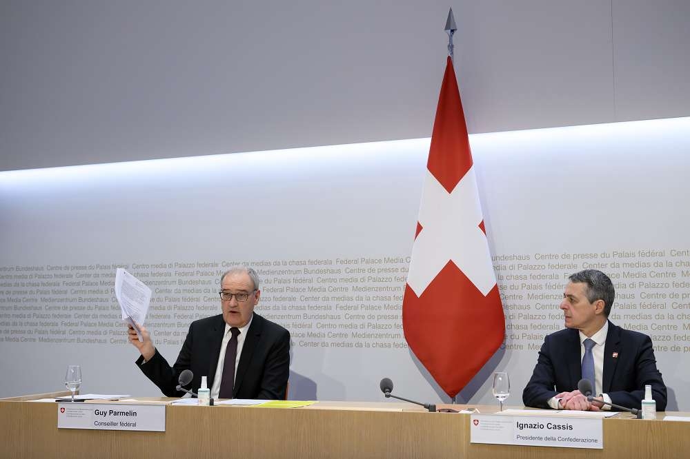 瑞士政府宣布跟進歐盟制裁。（美聯社）