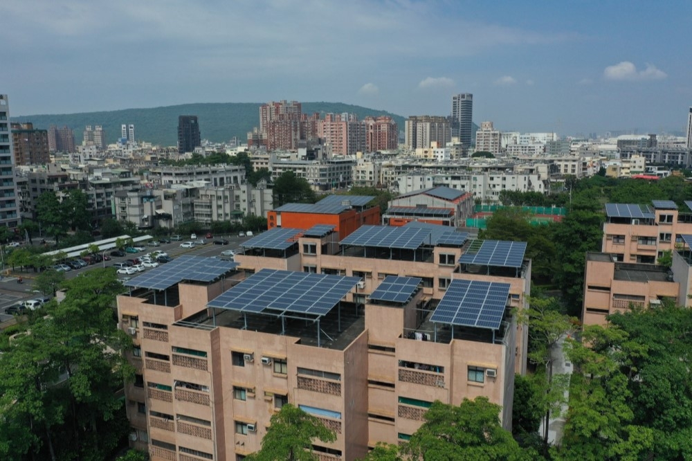 環保團體呼籲台積電應「自帶綠電」，協助高市府發展屋頂光電。（地球公民基金會提供）
