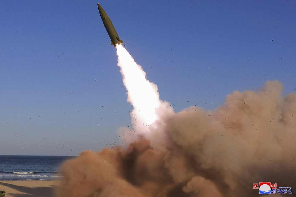 北韓試射「新型戰術導向武器」。（美聯社）