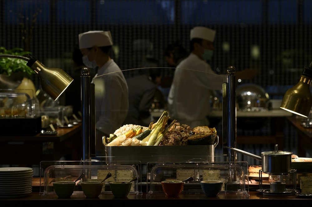 台北君悅酒店「茶悅」所推出的「綠色星球．蔬食饗宴」，提供給想吃得更健康的饕客，而非單純只是吃蔬食的消費者。（李昆翰攝）