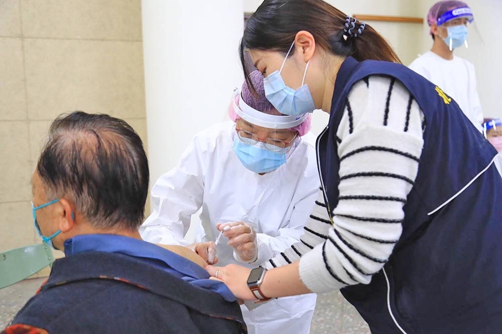 台中市長盧秀燕宣布，5月7日、14日台中市將開設47站疫苗快打站。（取自盧秀燕臉書）