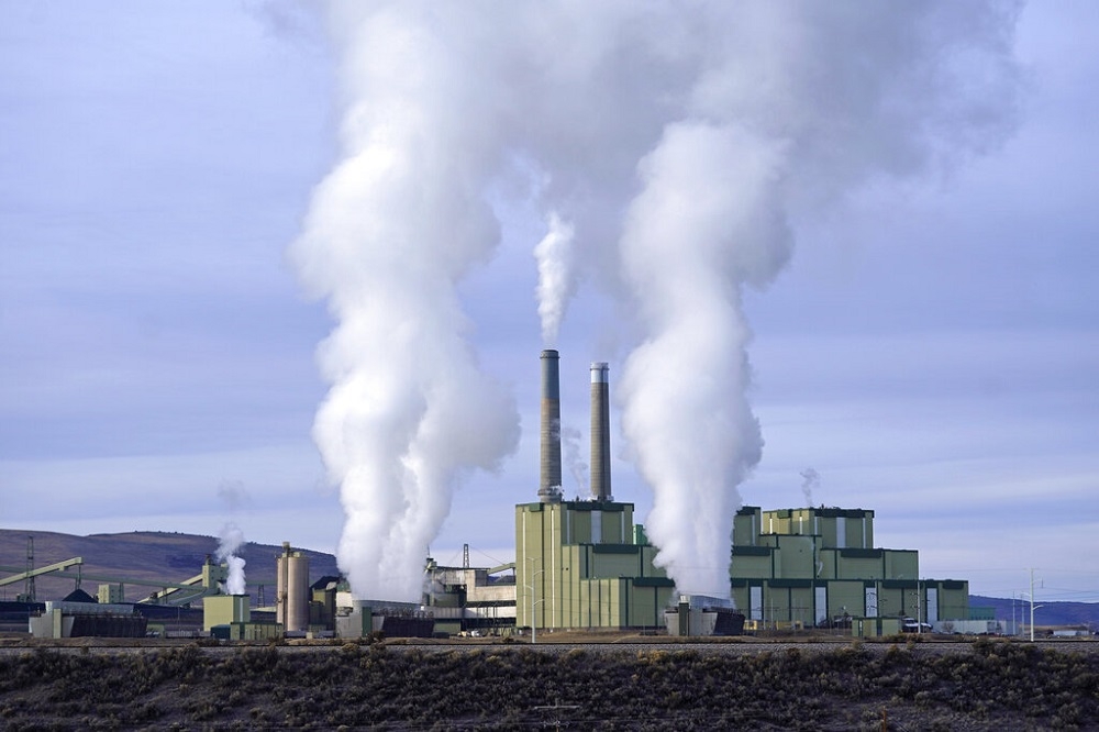 美國最高法院認為環保署無權強制規定發電廠減碳排。（美聯社）