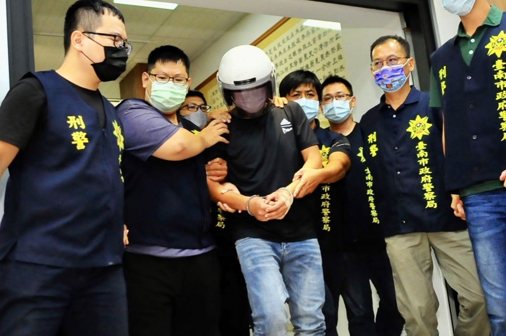 台南殺警案兇手林信吾７日遭檢方求處死刑，台南地院裁定晚間羈押但未禁見。（資料照片／張哲偉攝）