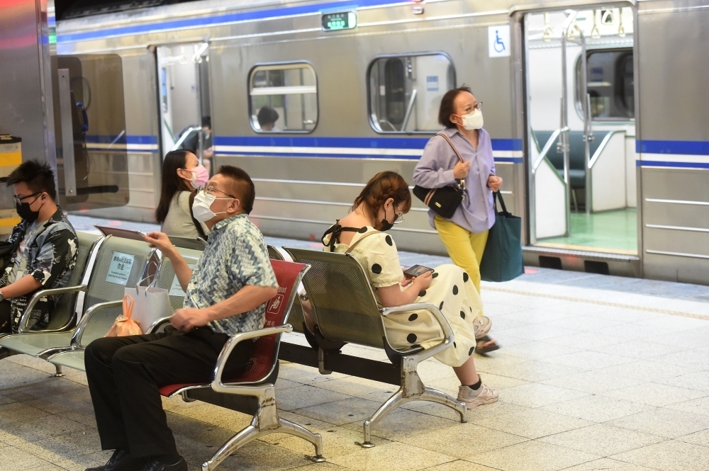 地震讓花蓮火車營運受影響，台鐵表示鳳林至玉里區間預計周五恢復通行。（資料照片／張哲偉攝）