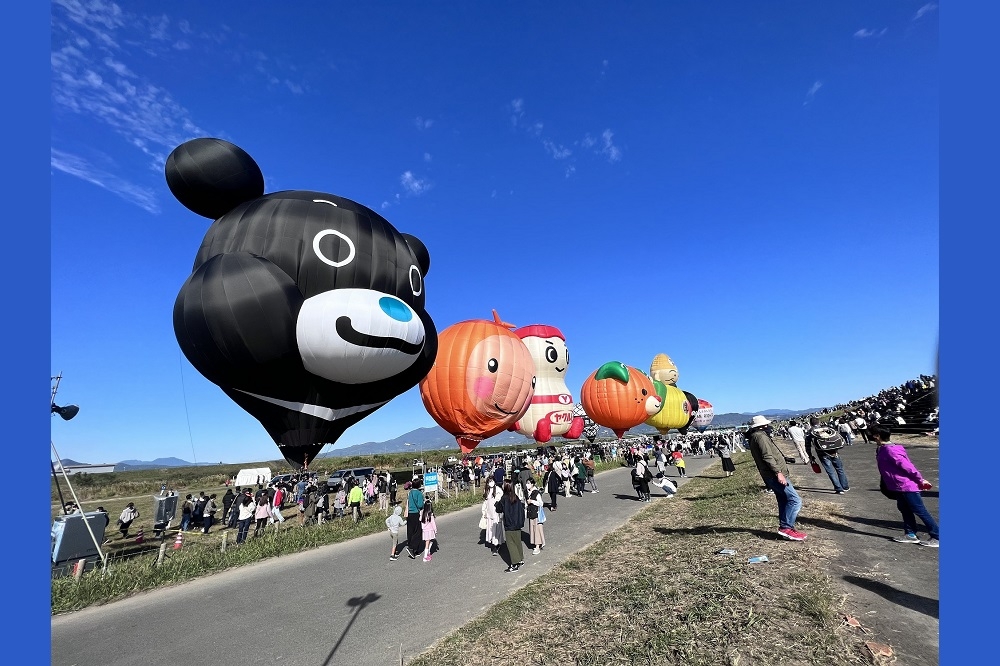 熊讚的現身是今年日本佐賀熱氣球節的一大亮點，全場唯一海外球。(臺北市觀傳局提供)