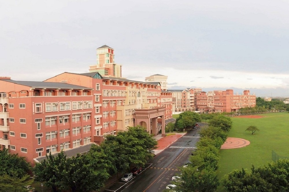 Fw: [新聞] 中州科大、台灣首府大學明年7月停辦